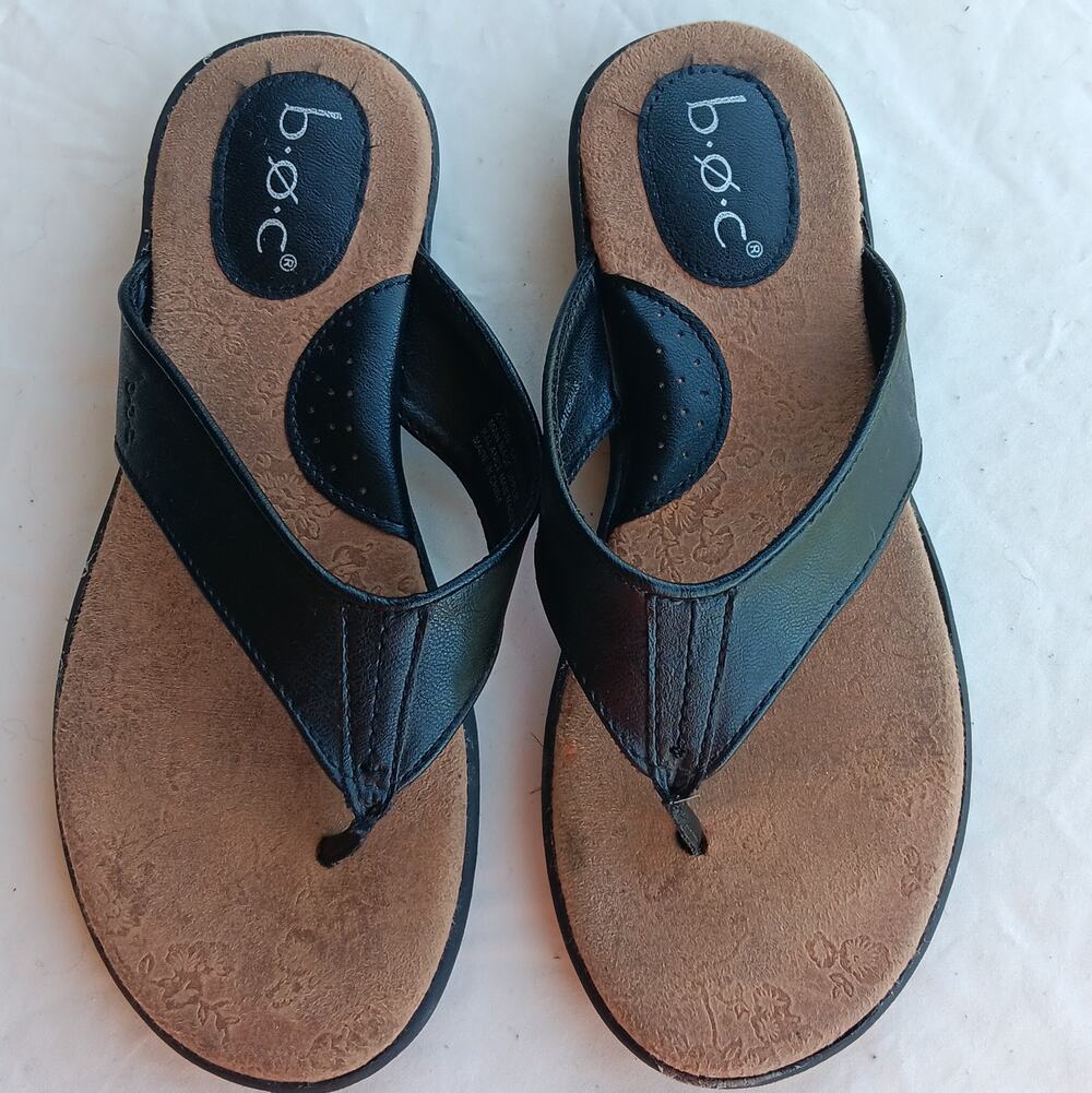 B.O.C. Sandals Women 7M Black Faux Leather Thong Style